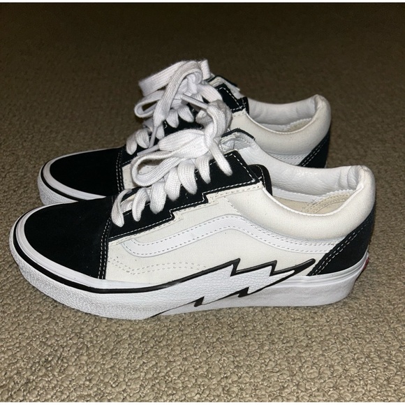 Old Skool Vans - Picture 1 of 4